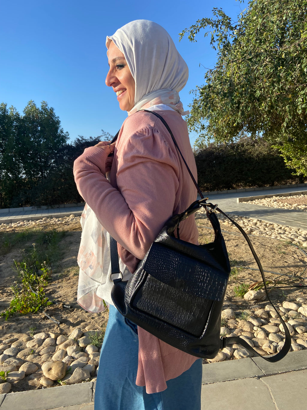 The DAZ convertible backpack/shoulder bag