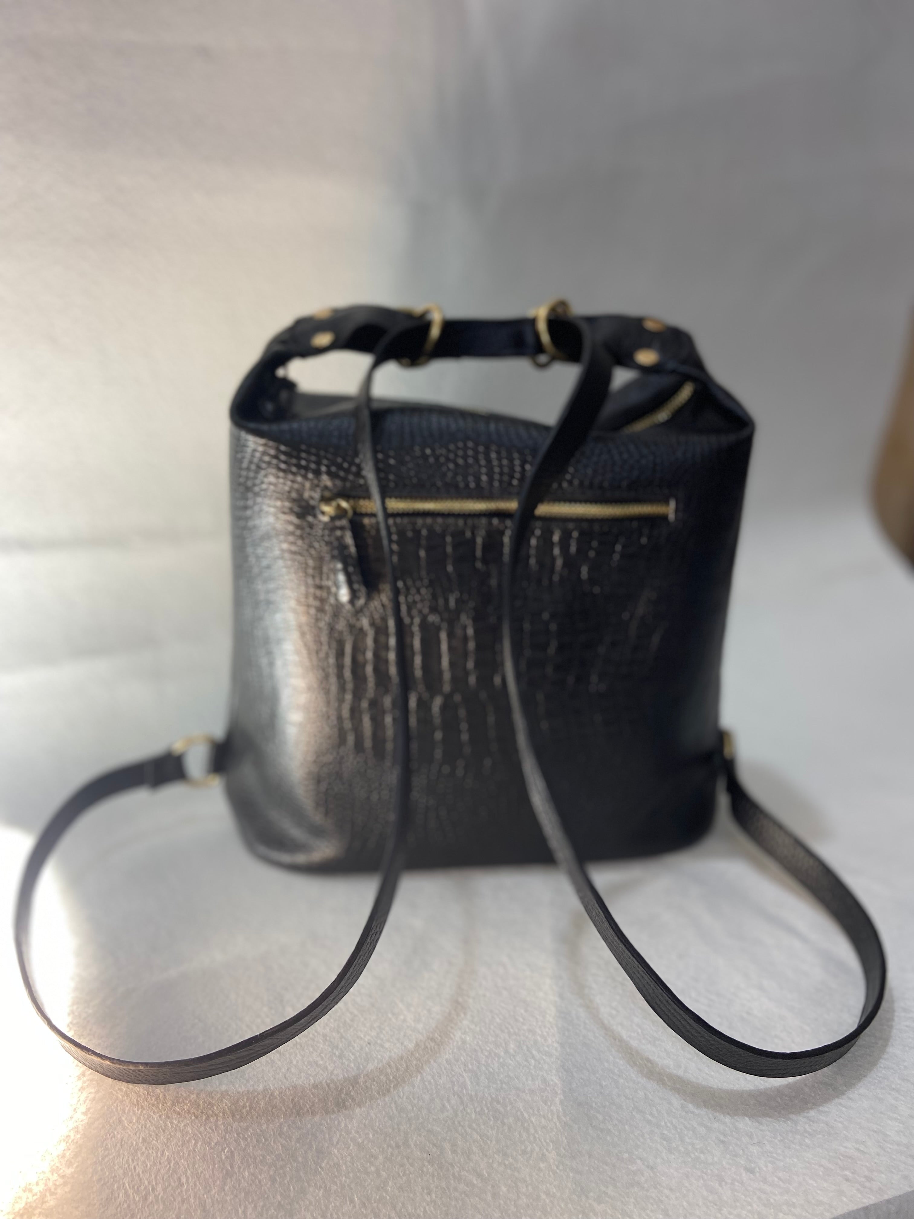 The DAZ convertible backpack/shoulder bag