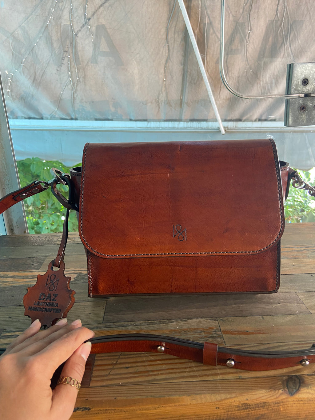 DAZ Heritage Crossbody